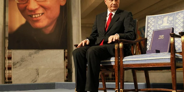 Chinese intellectuals, digital media, weibo, 