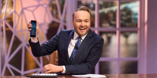 Constructing digital literacies with the Kamergotchi-app and Zondag met Lubach